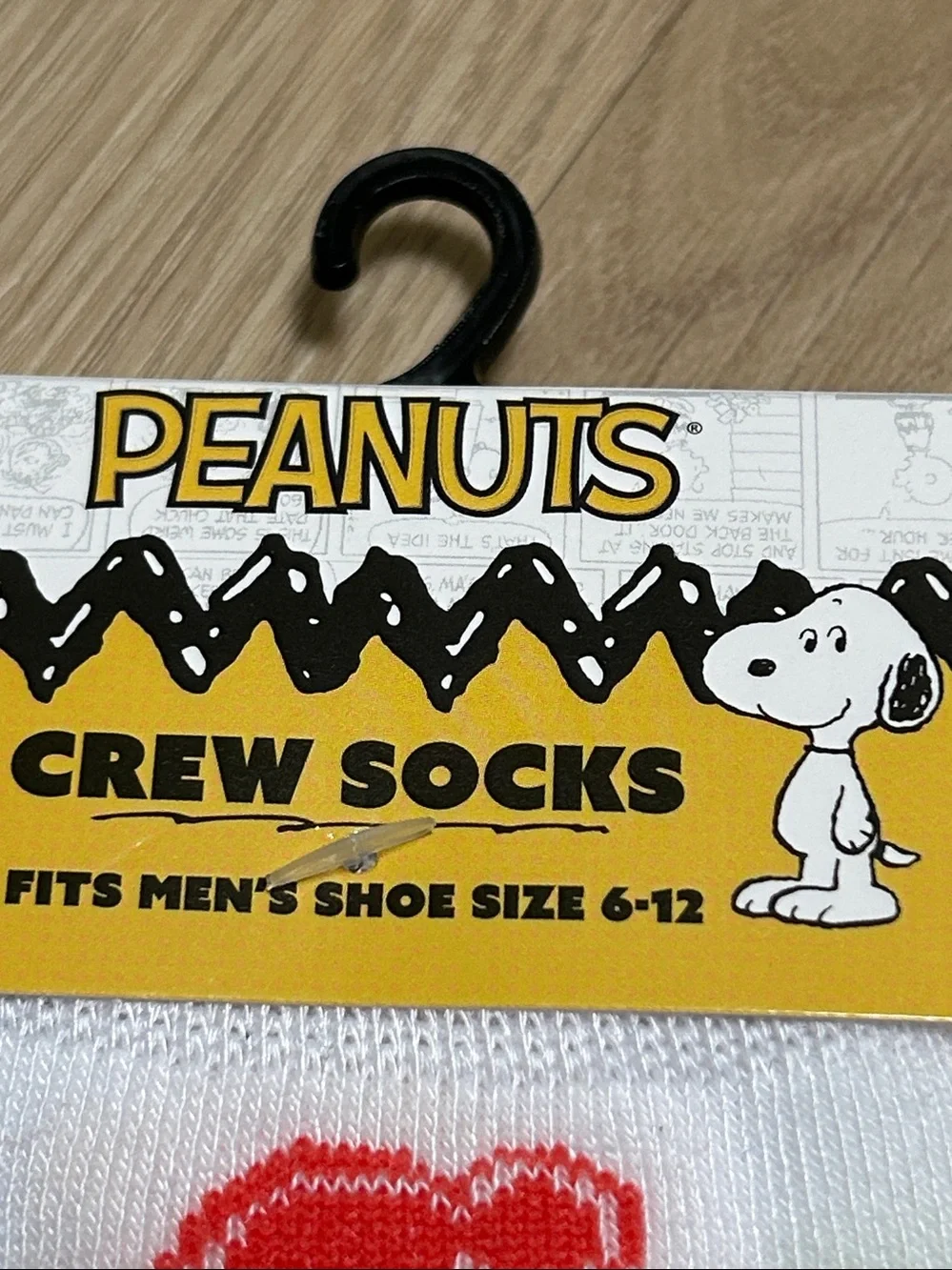 Peanuts Unisex Crew Socks-White with Snoopy and friends Fits Shoe Size 6-12 NEW